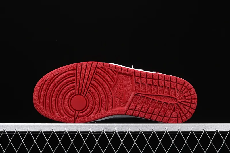 All categories Air Jordan Jordan series basketball shoes Air Jordan 1 High Different versions Air Jordan AJ1 Satin WMNS "Black Toe" AJ1 classic replica Joe 1 silk black toe CD0461-016